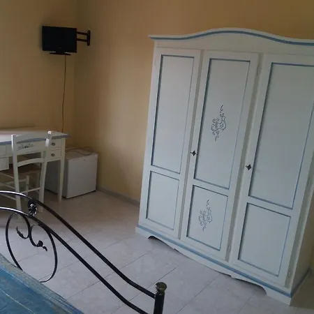 منزل ريفي Domus De Janas سان فيتو